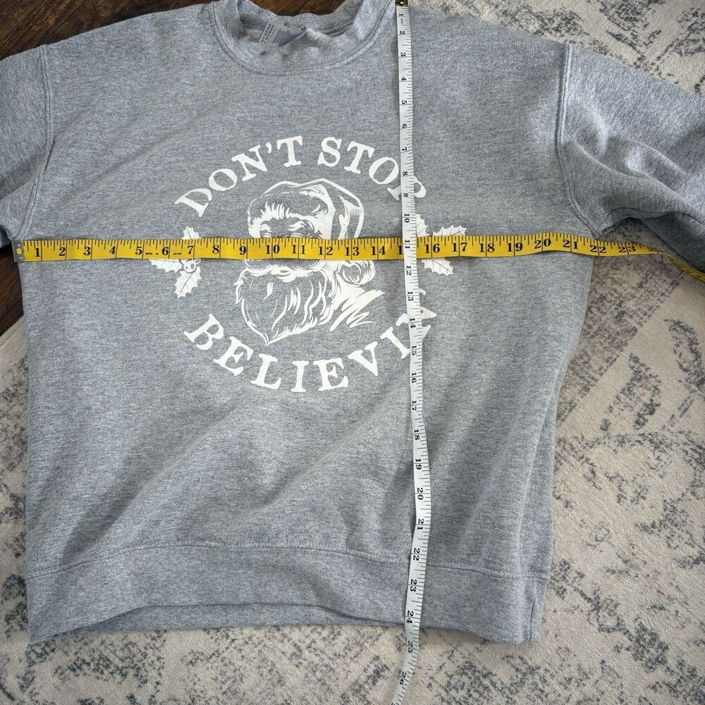 Unisex Don't Stop Believin' Santa Long Sleeve Christmas Sweatshirt Size Medium - Picture 3 of 4